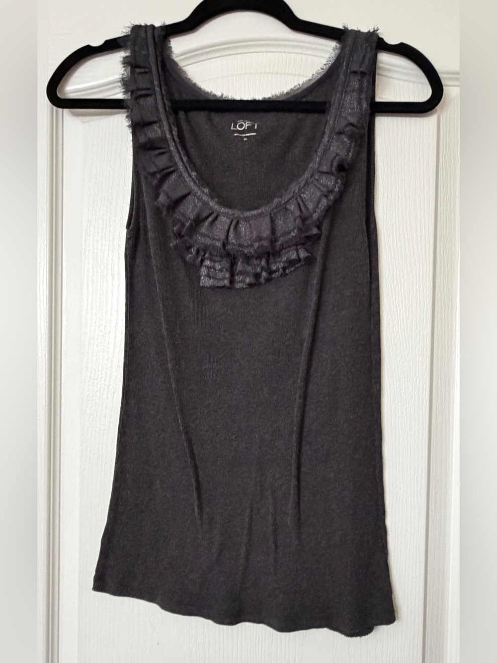 LOFT Ann Taylor Gray Charcoal Ruffle Trim Ribbed Tank Top Medium Sleeveless